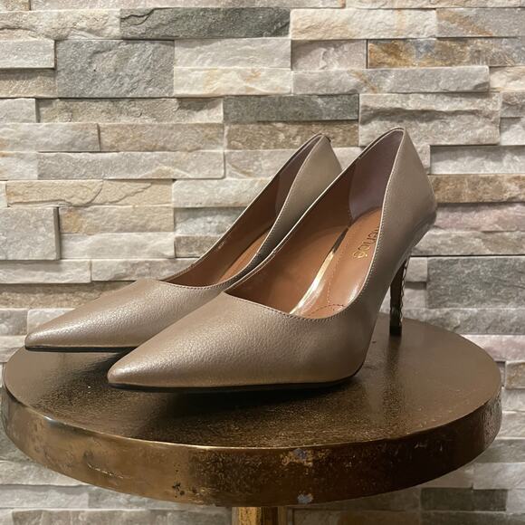 J.Renéé Maressa Heel 7W Pearl Patent Taupe | Metallic Filigree Stiletto NIB Pump - Picture 13 of 14